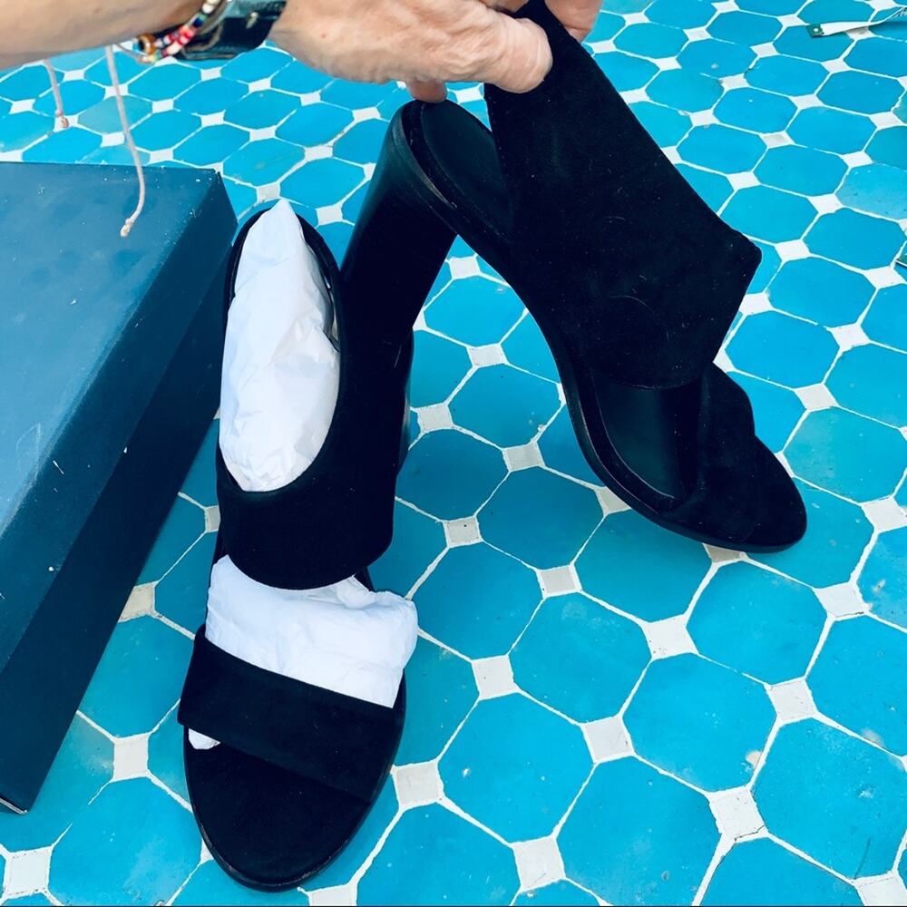 NEW IN BOX BERNARDO BLACK SUEDE HIGH HEEL SANDALS 8 - Picture 2 of 11